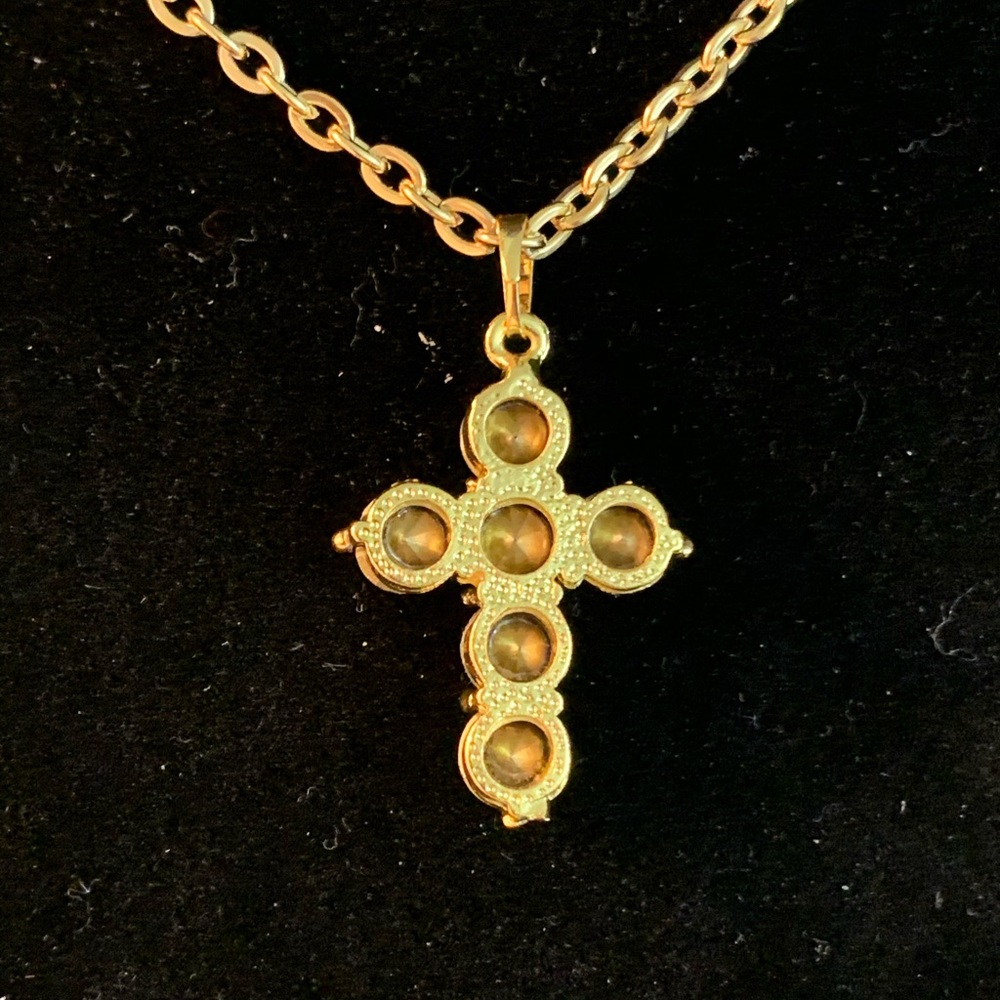 Cross Pendant Necklace - Picture 3 of 4